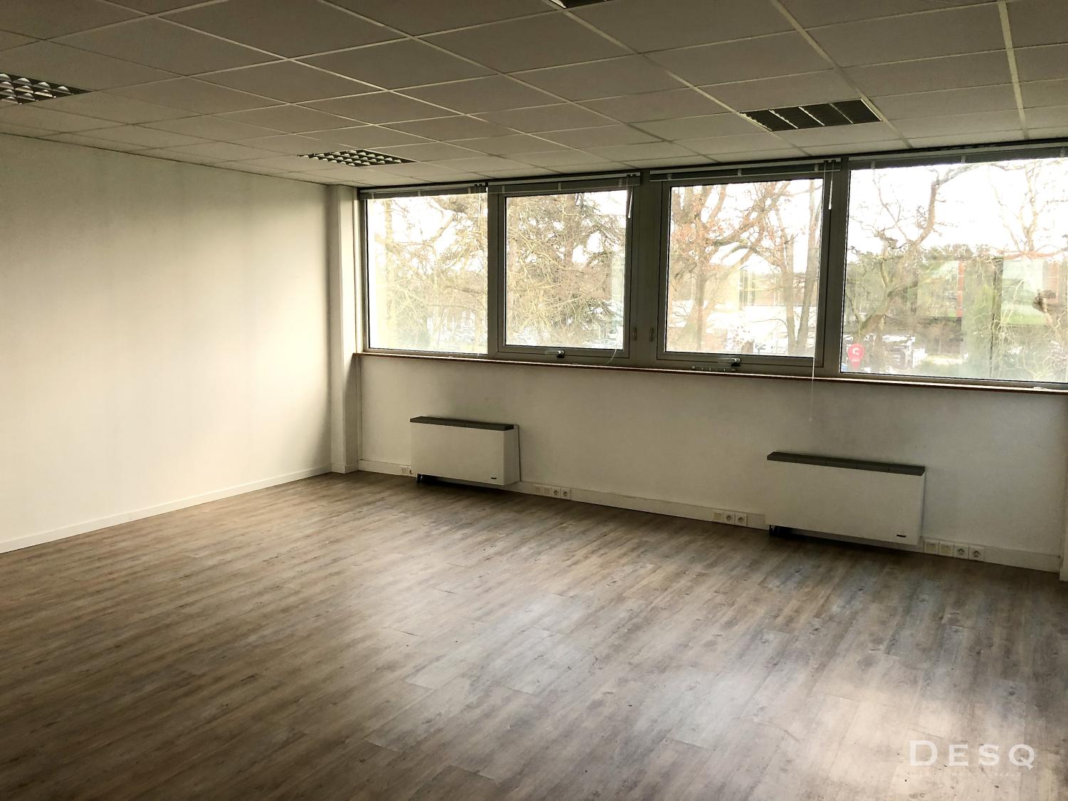 Bureau de 80 m2 sur Lormont - Bordeaux Rive Droite